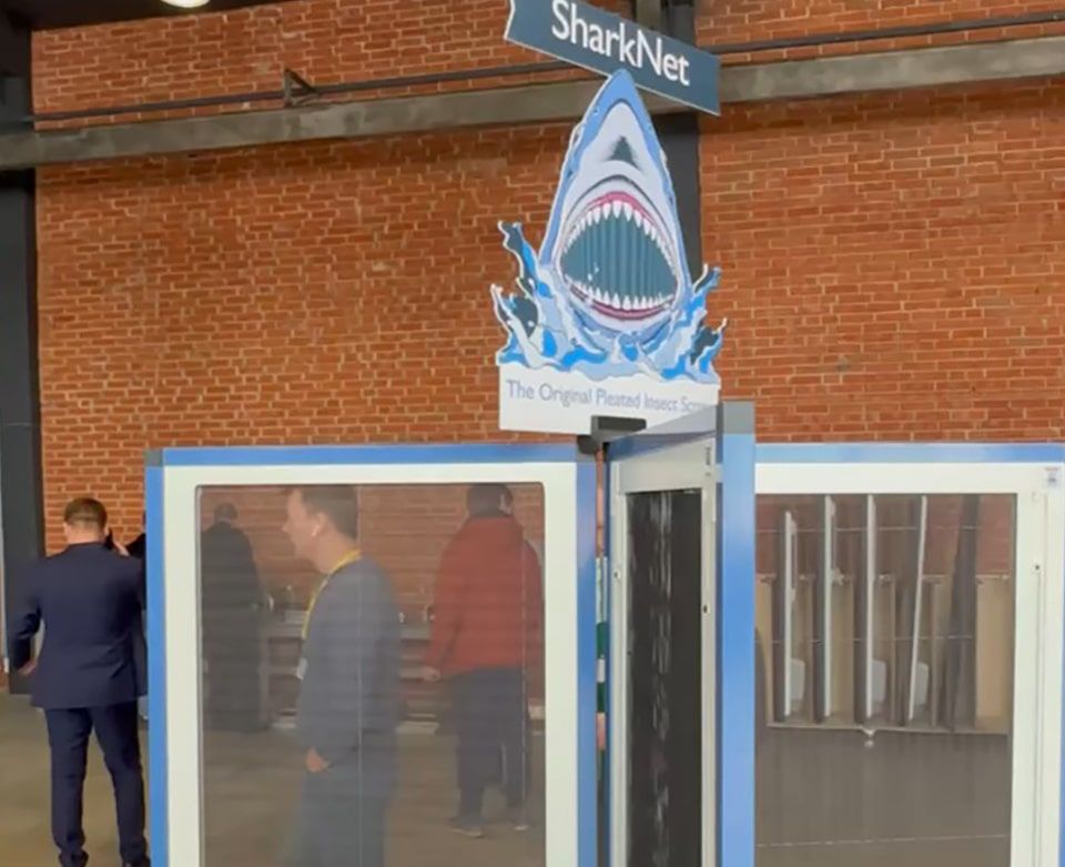 Стенд SharkNet на форуме автотуризма 2024