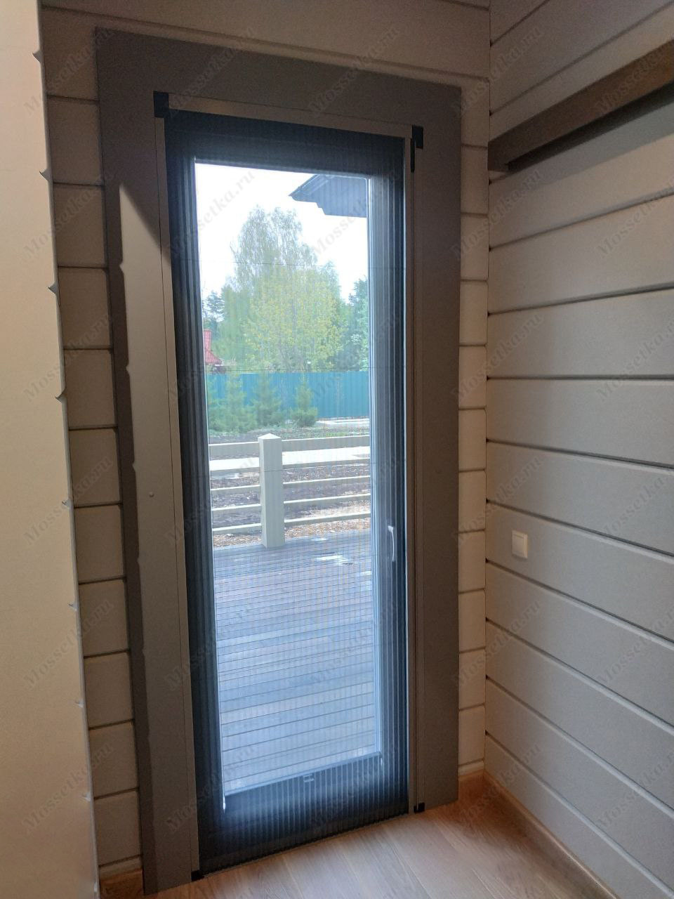 Сетка плиссе на входную дверь