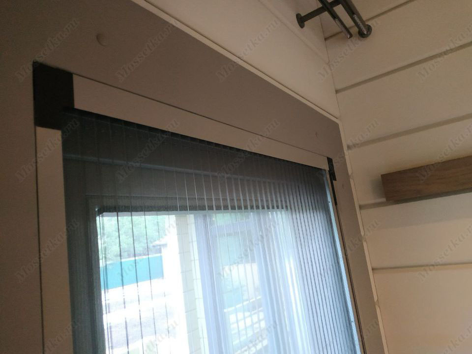 Сетка плиссе на входную дверь