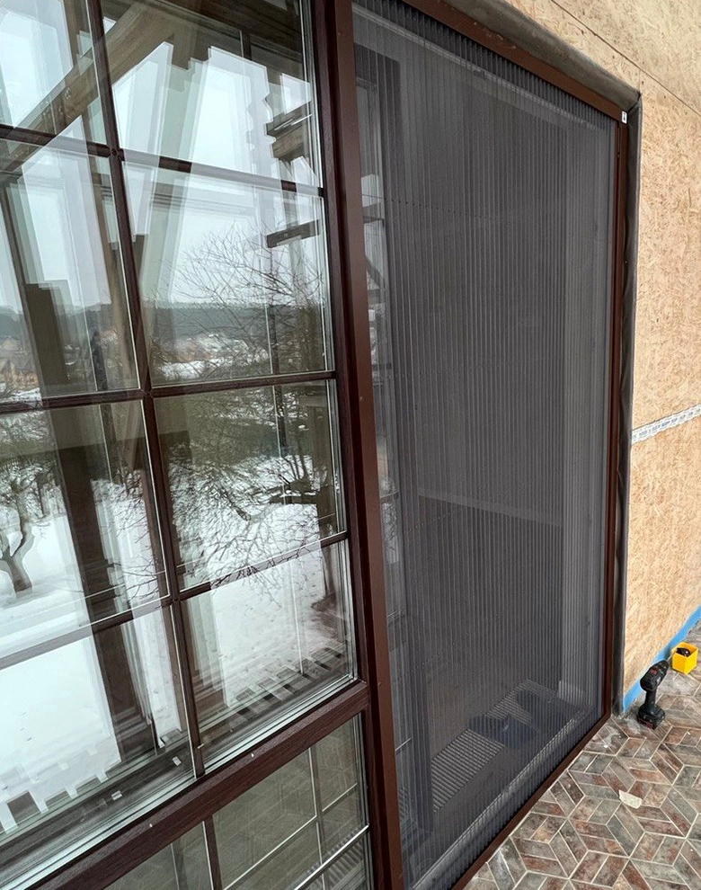 Сетка плиссе на раздвижной двери