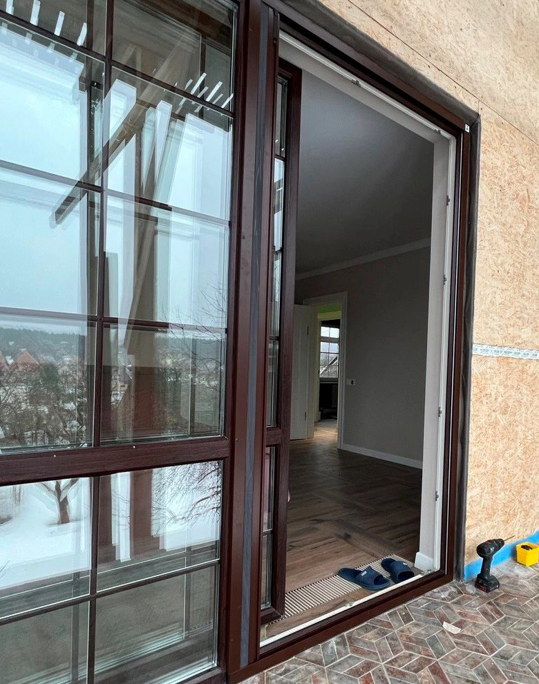 Москитная сетка плиссе на портальной двери