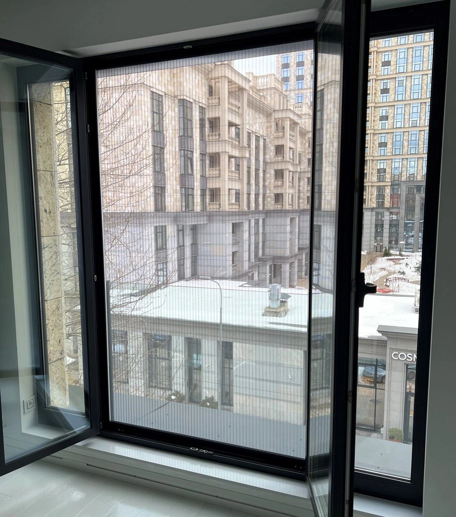 Сетка плиссе на распашном окне