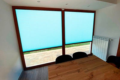 Синяя штора