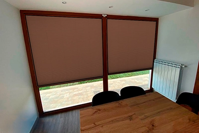 Коричневая штора