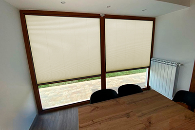 Штора цвета слоновой кости