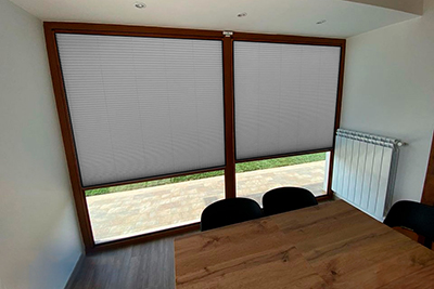 Светло-серая штора