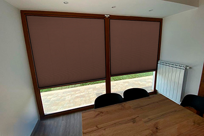 Коричневая штора