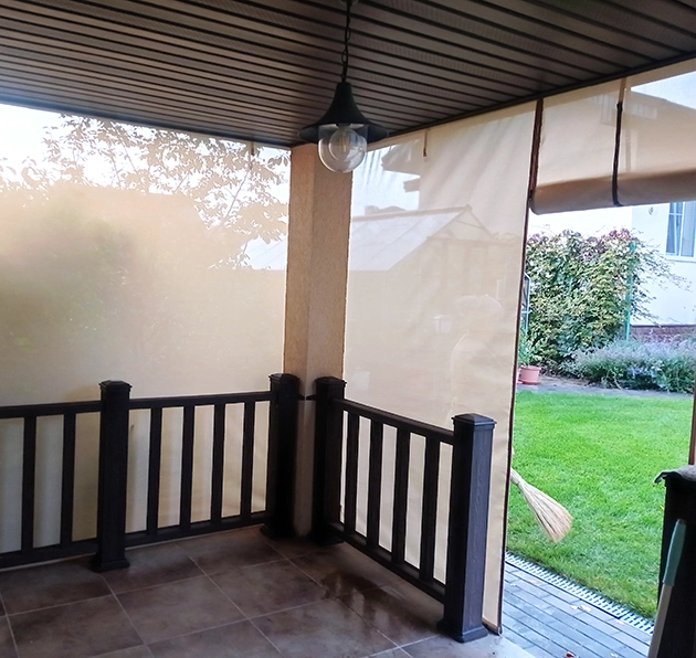 Защитная штора на беседке - монтаж снаружи, вид изнутри