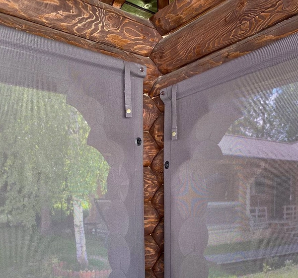Защитная штора на беседке - вид изнутри