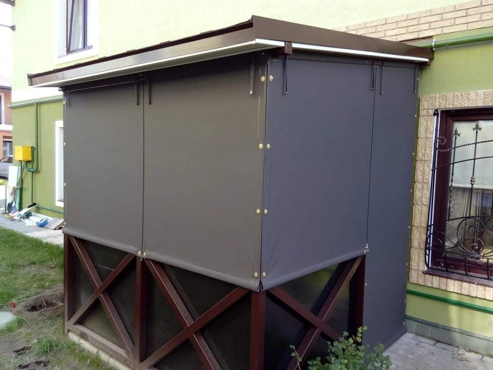 Защитные шторы на беседке