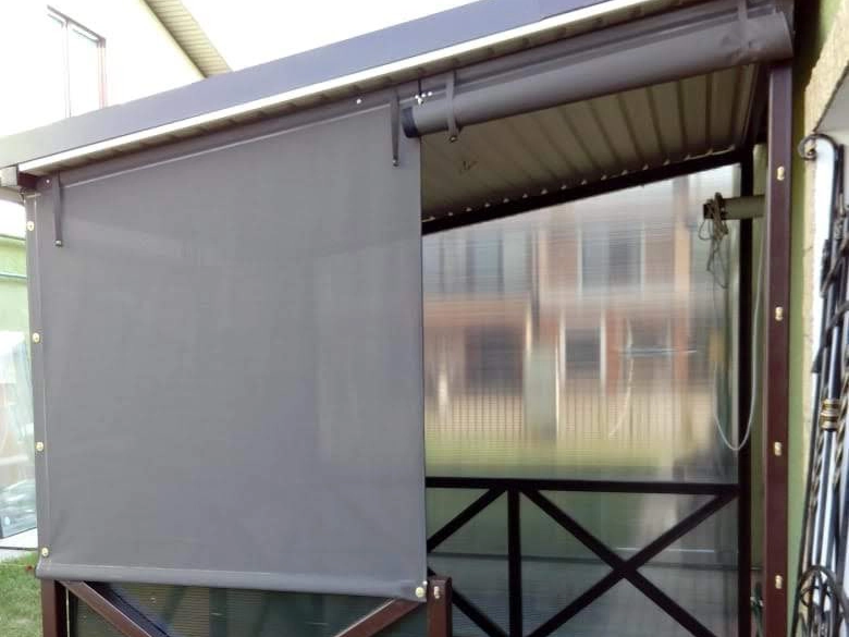Защитные шторы на веранде