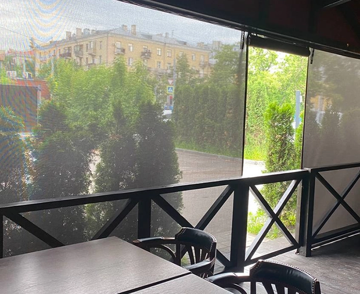 Защитная штора на террасе - вид изнутри