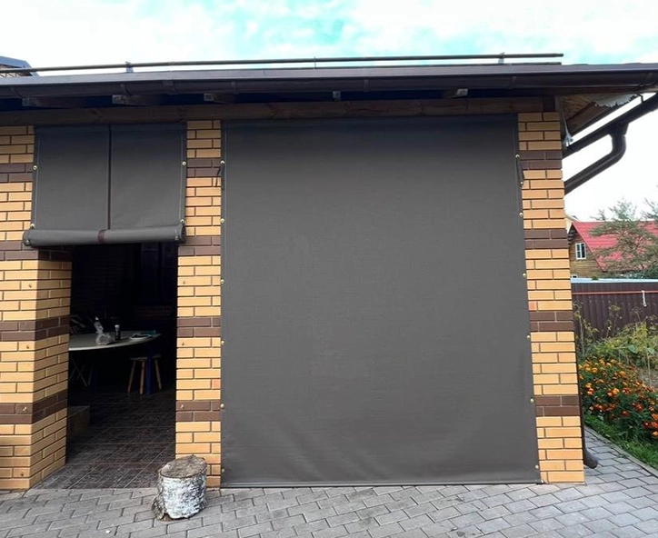 Защитная штора на беседке