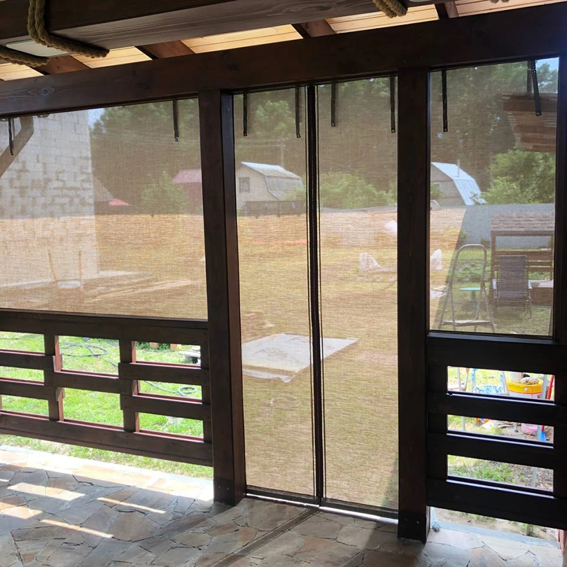 Защитные шторы на беседке