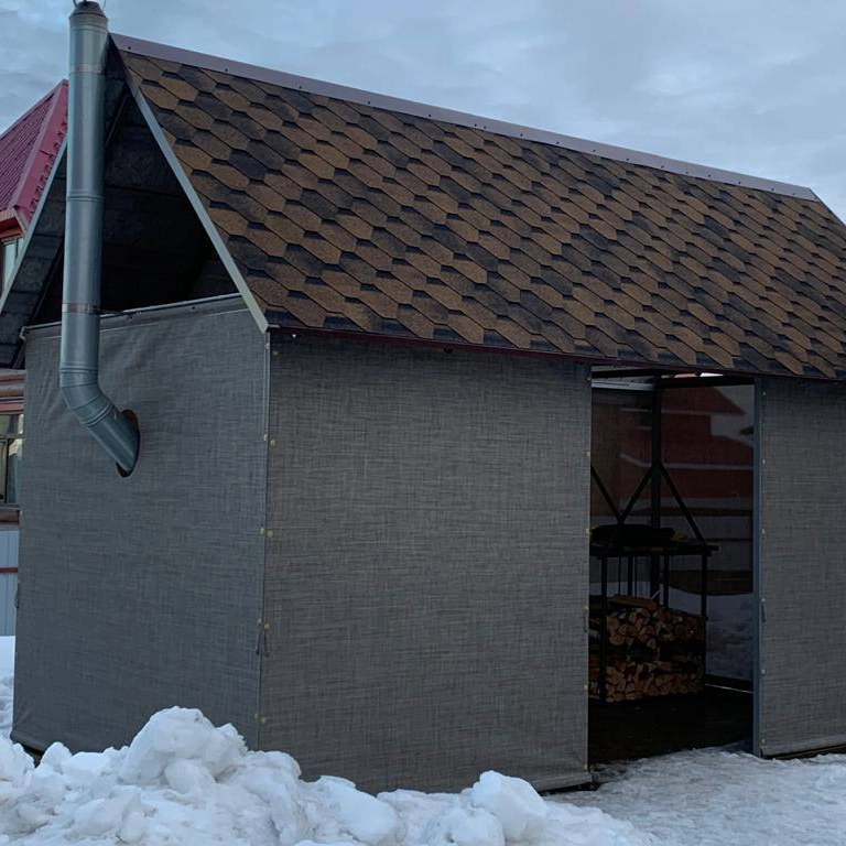 Защитные шторы на беседке