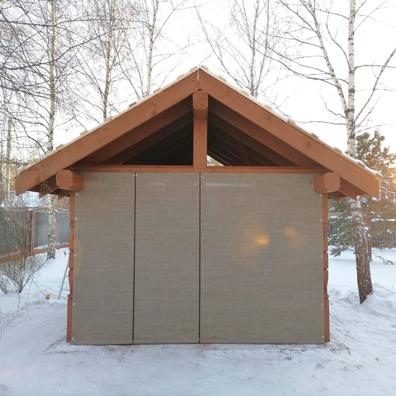 Защитные шторы на беседке