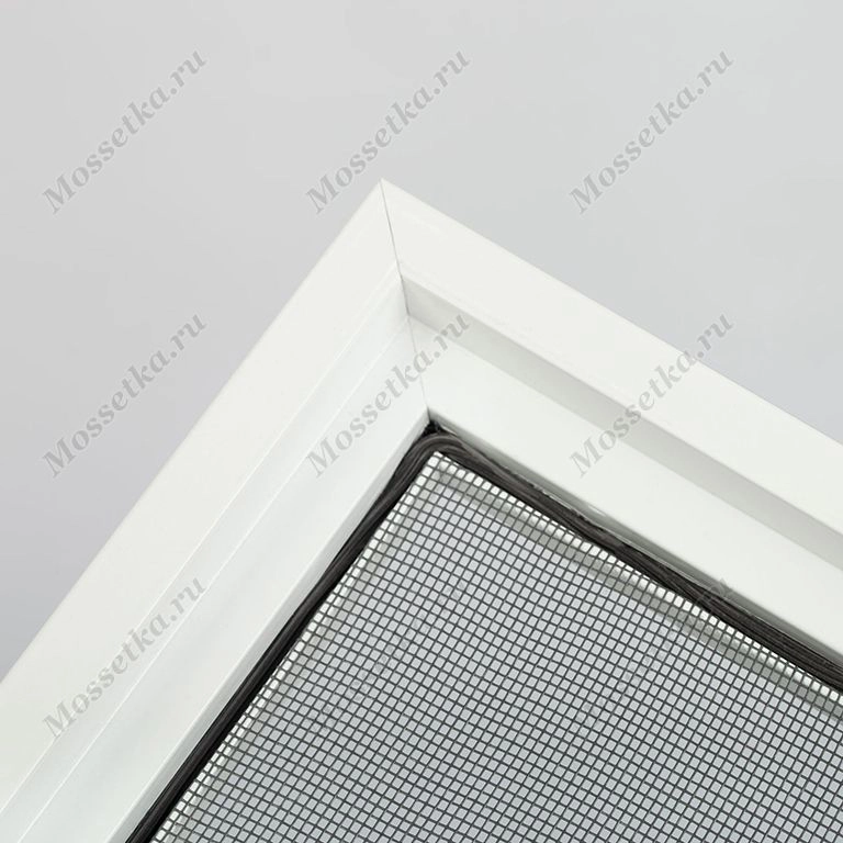 Внутренний уголок вставной москитной сетки
