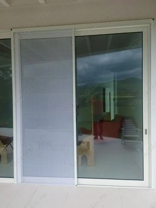 Сетка плиссе с профилем белого цвета