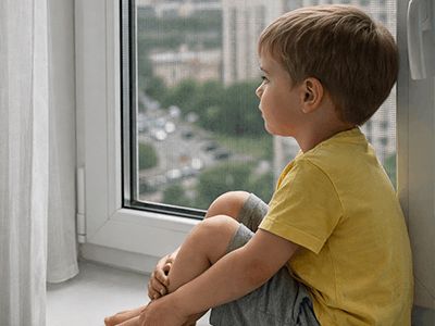 Какую опасность несут москитные сетки для детей и есть ли безопасные «москитки»